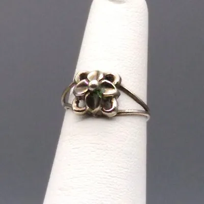 Sweet Vintage Flower Ring In Silver Tone With Double Wire Split Band • $18.20