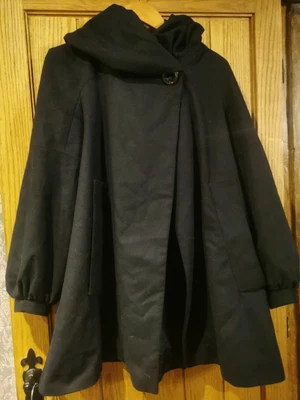 £4 • Buy Beautiful Zara Basics Hooded Swing Coat