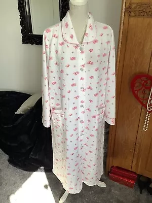 La Marquise Button Robe Mock Quilt Cotton Rich Floral Dressing Gown. XL-XXL. • £19.99