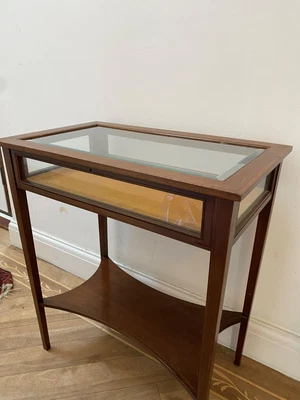 £39 • Buy Mahogany Display Cabinet Suitable For Small Items And Hobby Collections