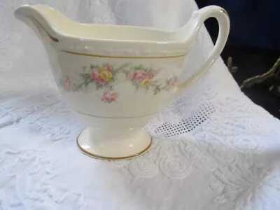 HOMER LAUGHLIN Eggshell Georgian  Countess  Creamer   • $4