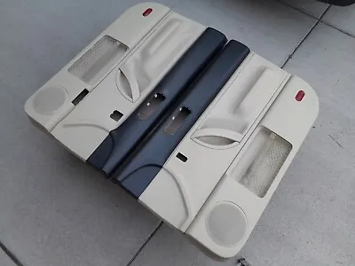 98-10 New Beetle Hard Top Door Panels Pair (Negro/Crema) • $739