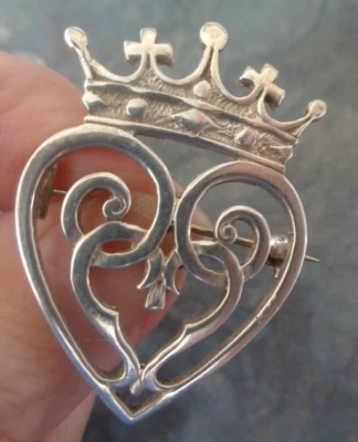 £89 • Buy Scottish IONA  Stg Silver Luckenbooth Sweetheart Brooch Edinburgh 1962 John Hart