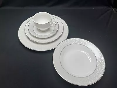 5 Piece Mikasa PARCHMENT Place Setting Fine China Silver L3438 Dinnerware New • $25