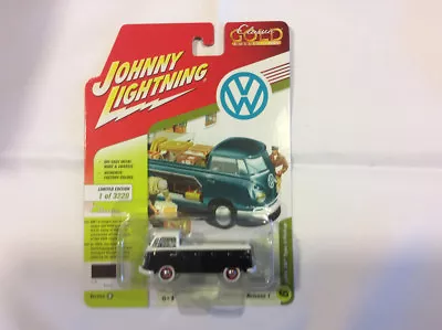 Johnny Lightning JLCG013 Classic Gold VER B 1965 VW Type 2 Pickup • $9.99