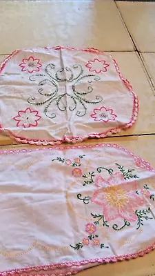 2 Pc Vintage Embroidered Linens Table Runner & Doily Crochet Edges Pinks Florals • $5