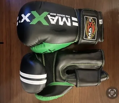 £0.99 • Buy Child’s 6oz Boxing Gloves