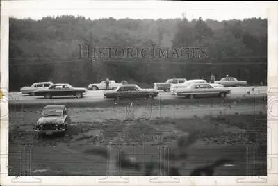 1964 Press Photo State Troopers Stopping Speeders On Route 4 In Rutland Vermont • $12.99