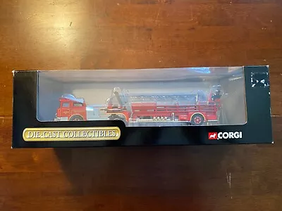 NEW Corgi Collectibles Milwaukee 1998 Fire Dept Mack CF Arial Ladder Truck • $34.99