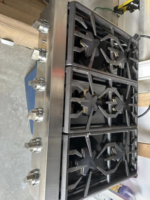 $3900 • Buy Thermador 36  Stainless Precision Simmering 6 Star Burner Gas Rangetop PCG366W