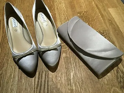 £50 • Buy Mother Of The Bride LEXUS Shoes Size 7 With Matching Bag  In Taupe.