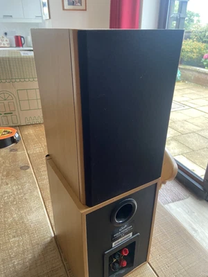 £40 • Buy Gale Gold Monitor 2 Way  (Pair)
