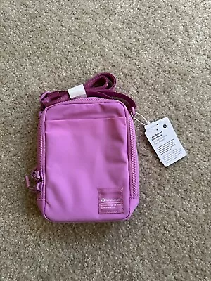 Lululemon Easy Access Crossbody DHMU/WHT NWT • $49