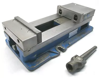 KURT ANGLOCK 6  MILLING MACHINE VISE W/ JAWS & HANDLE - #D688 • $519.99