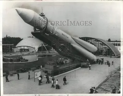 1967 Press Photo Model Of Soviet Spaceship Vostock Used In First Manned Flight • $19.99