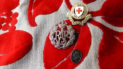 Royal Air Force RAF Cap Badge Plus A Red Cross And One D Of E Badge • £7.99