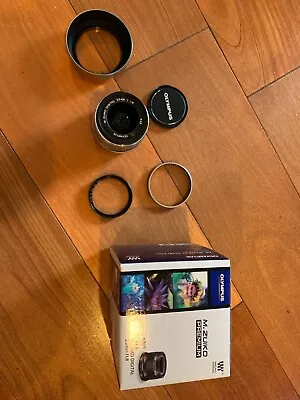 [Mint][Extras] Olympus M. Zuiko 25 Mm F/1.8 Lens For Micro Four Thirds - Silver • $219