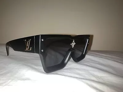 Louis Vuitton Cyclone Sunglasses  • £50