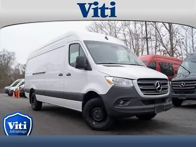 2024 Mercedes-Benz Sprinter 3500 • $67975