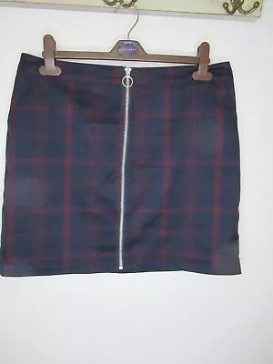 Womens Dark Tartan Full Front Zip Knee Length Skirt With Pockets Size 14  • £0.99