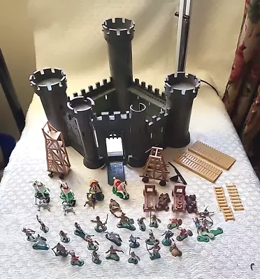 MARX KNIGHTS & CASTLE MINIATURE PLAY SET 1960s HAND PAINTED! VINTAGE! • $199.95