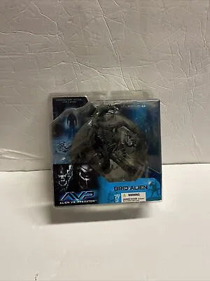 McFarlane ALIEN Vs PREDATOR Grid Alien Action Figure AVP 2004 NEW NOC NISB NISP • $70