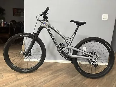 2022 Evil Mountain Bike (medium) • $3600