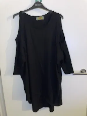 N And Willow Ladies Cold Shoulder Dipped Hem Black Top Size 14 16 • £8.50