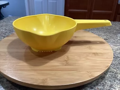 Vtg Tupperware Yellow Strainer Colander W/ Handle & 2 Spouts 1 QT Small #1200 • $7.99