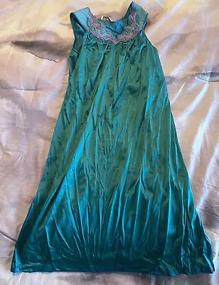 Vintage Small Vanity Fair Nightgown Womens Sleeveless Satin Soft Green Lingerie • $17.50