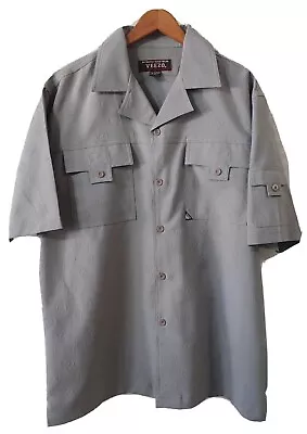 Authentic Veezo Mens Short Sleeve Button Front Shirt Size L Pockets Gray Logo • $16.19