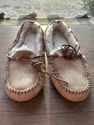 UGG Dakota Slippers Sz 8 Round Toe House Shoes Tan 5612 Moccasin Loafers Sherpa • $20