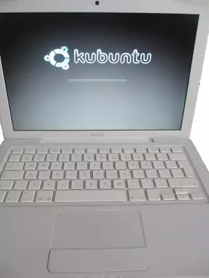 Apple MacBook A1181 13.3  Laptop • £24.95
