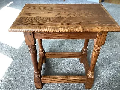 THE BARTLEY COLLECTION SMALL SIDE OAK TABLE - Great Condition! 11.5” X 18” X 19” • $249