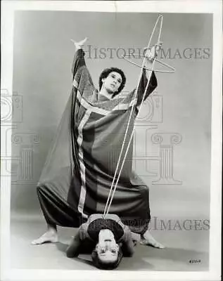 1975 Press Photo Mario Delamo And Diane Gray Of Martha Graham Dance Company • $13.88