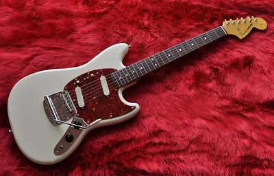 Fender Japan MG65 Mustang VINTAGE WHITE No.DG479 • $1549.12