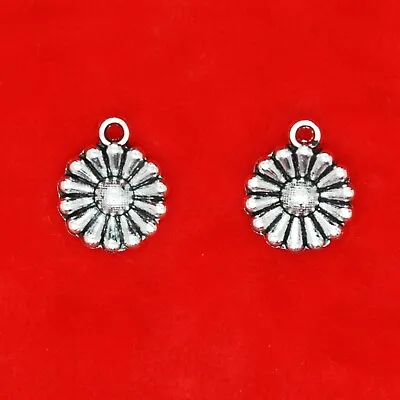 8 X Tibetan Silver Daisy Flower Girl Garden Charms Pendants • £2.39