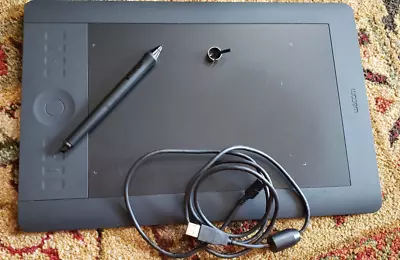 WACOM Intuos 5 Touch PTH650/K Medium Tablet With Cintiq Grip Pen - Used  Tested • $50