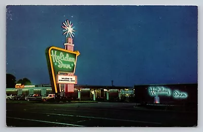 Postcard Middletown Ohio Night View Holiday Inn Vintage Unposted Circa 1967 • $3.99