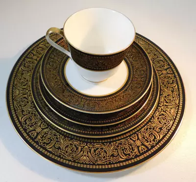 Mikasa  Mount Holyoke  Pattern 114 5 Piece Place Setting (s) • $22.99