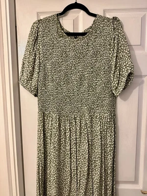 £6 • Buy Green Patterned Floor-Length Summer Dress With Stretchy Bodice, Size 14