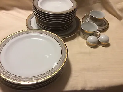 Mikasa Cambridge Dinner Plates (22) PCS Fine China Y0501 • $249.99