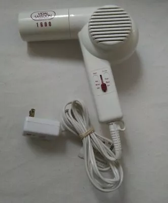 Vintage Vidal Sassoon Professional 1600 Model VS524 Blow Dryer *RARE* • $18.99