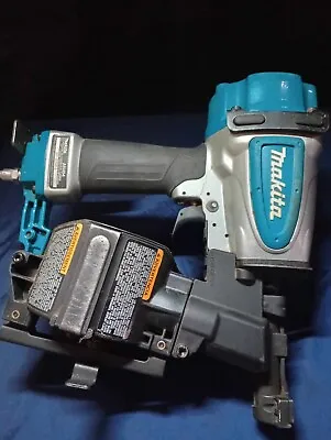 Makita Pneumatic 1-3/4 In. 15 Degree Coil Roofing Nailer Power Tool • $200