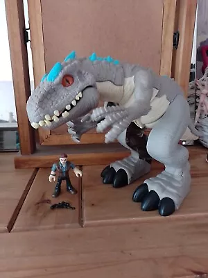 Imaginext Jurassic World Thrashing Indominus Rex Dinosaur With Owen Grady Figure • £6.05