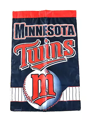 VTG 2001 WINCRAFT USA Minnesota Twins Flag Banner Baseball Man Cave 27  X 41  • $15.99