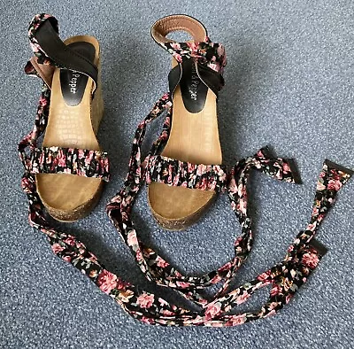 Gorgeous Pink Flowers / Strappy  Wedge Sandals Size 6/39 • £9.99