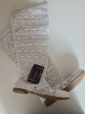 £13.99 • Buy Summer Knitted Boots / Size 37