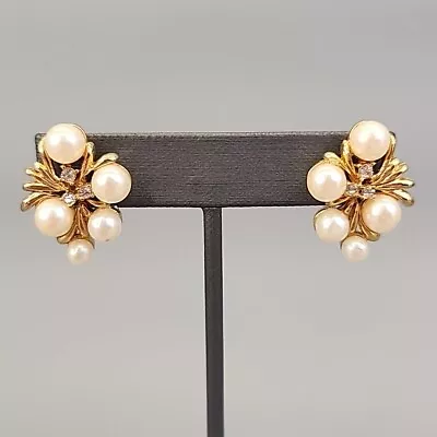 Marvella Pierced Earrings Vtg Imitation Pearl Gold Tone Cluster Dangle 1  • $23