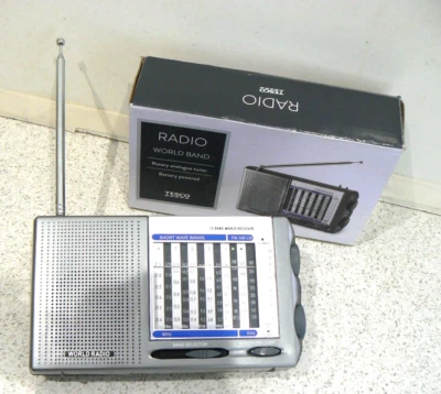 £5 • Buy World Band Portable Radio - Am/fm/lw/sw - Boxed